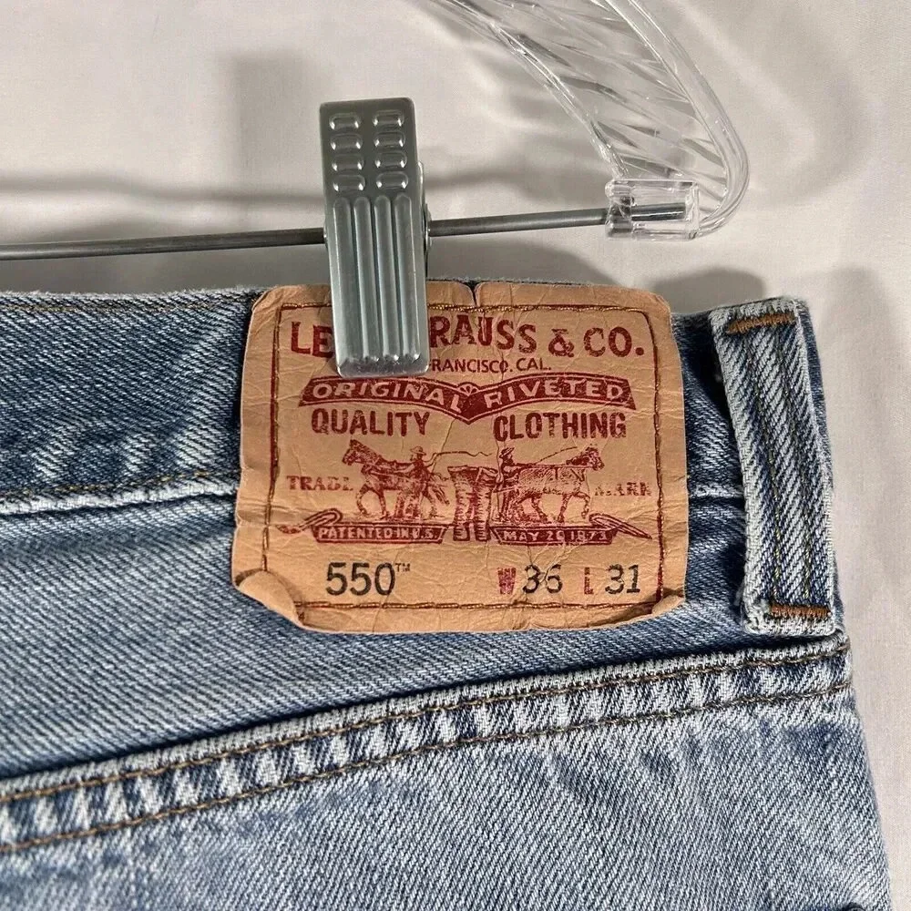 Levis 550 Jeans Mens 36x31 Light Wash Blue Denim Relaxed Fit Pockets 100% Cotton